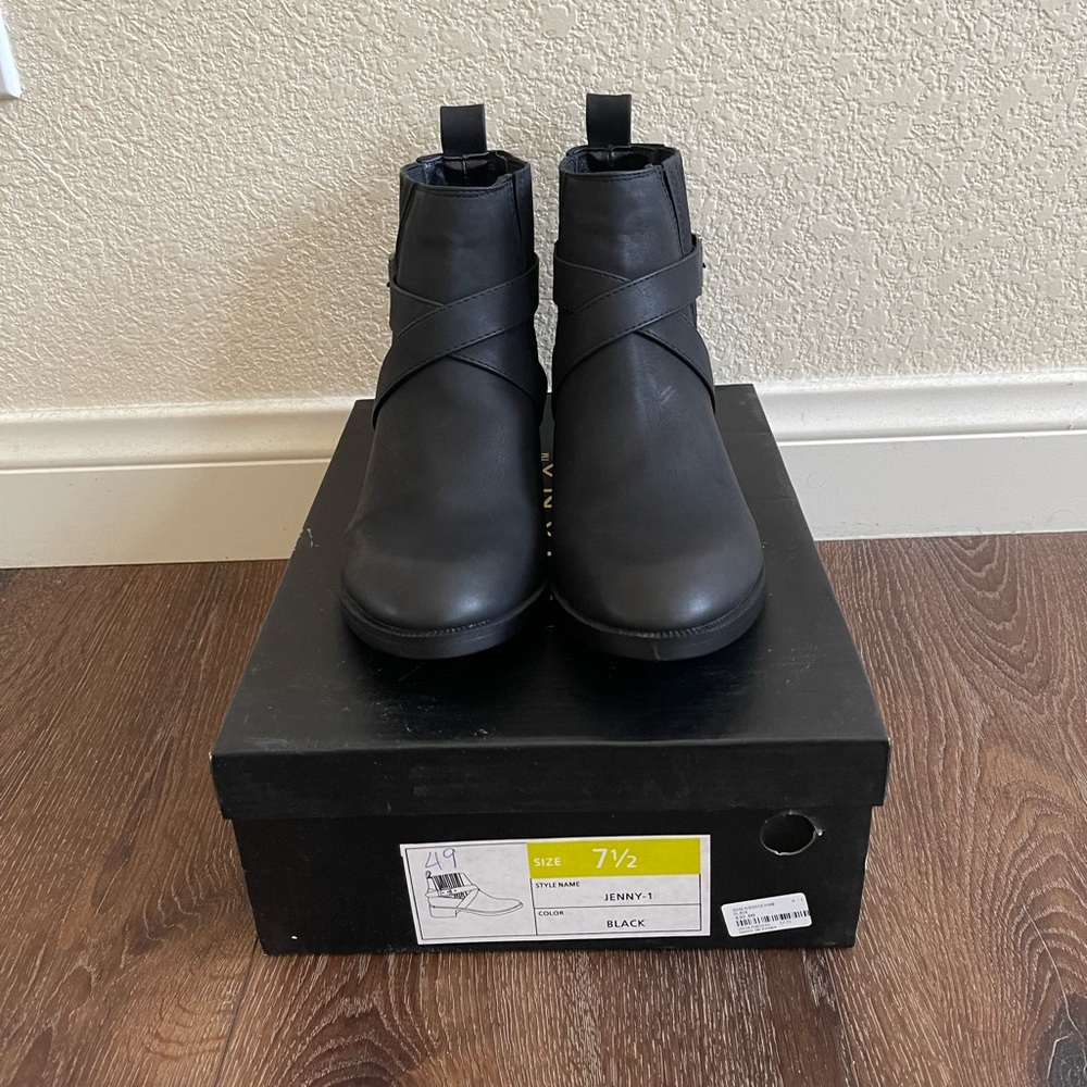 Women’s Black Chelsea Boots